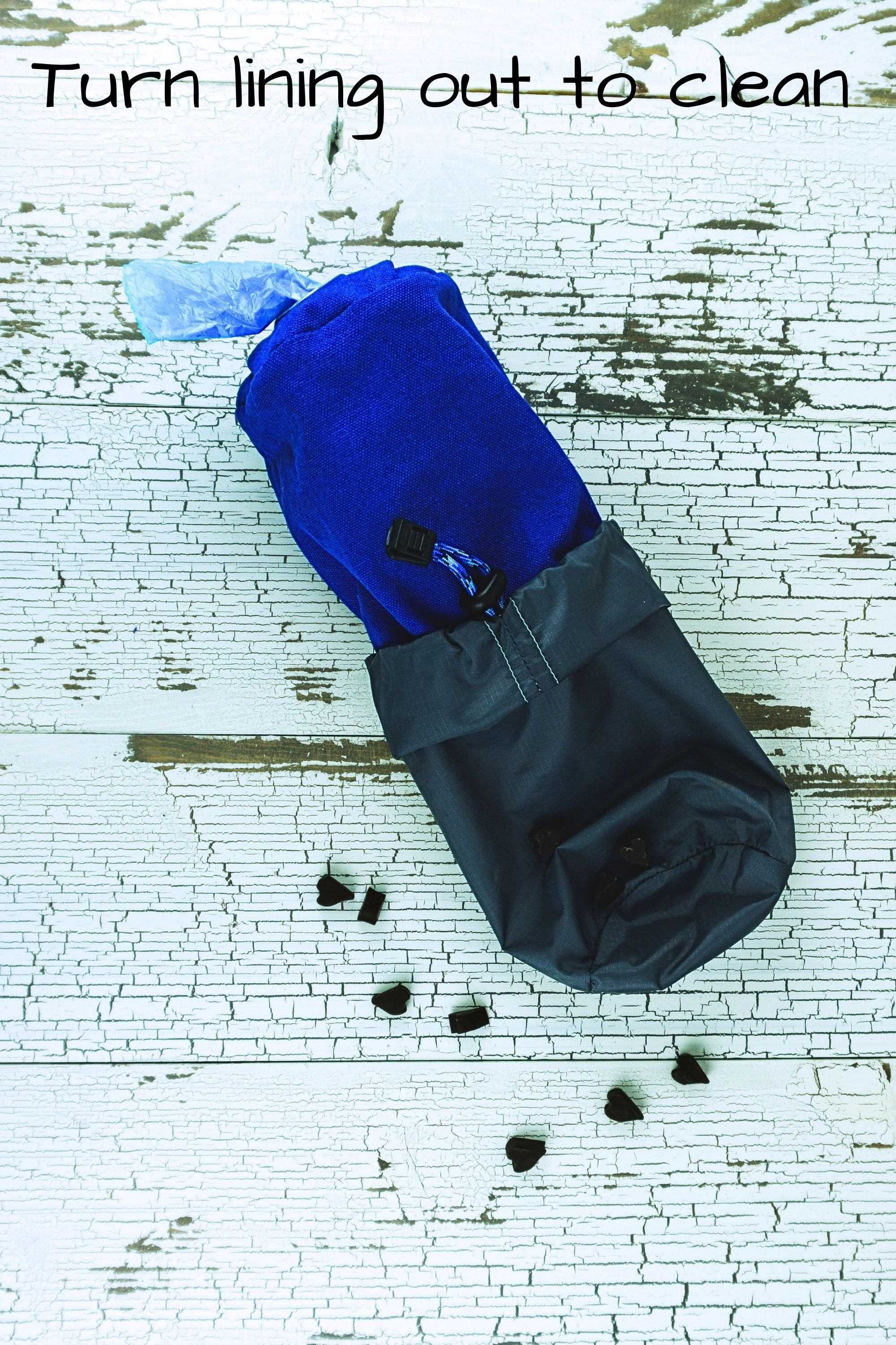 This dog walking pouch with waste bag dispenser can easily be cleaned by turning out the interior ripstop nylon. This bag is also machine washable.