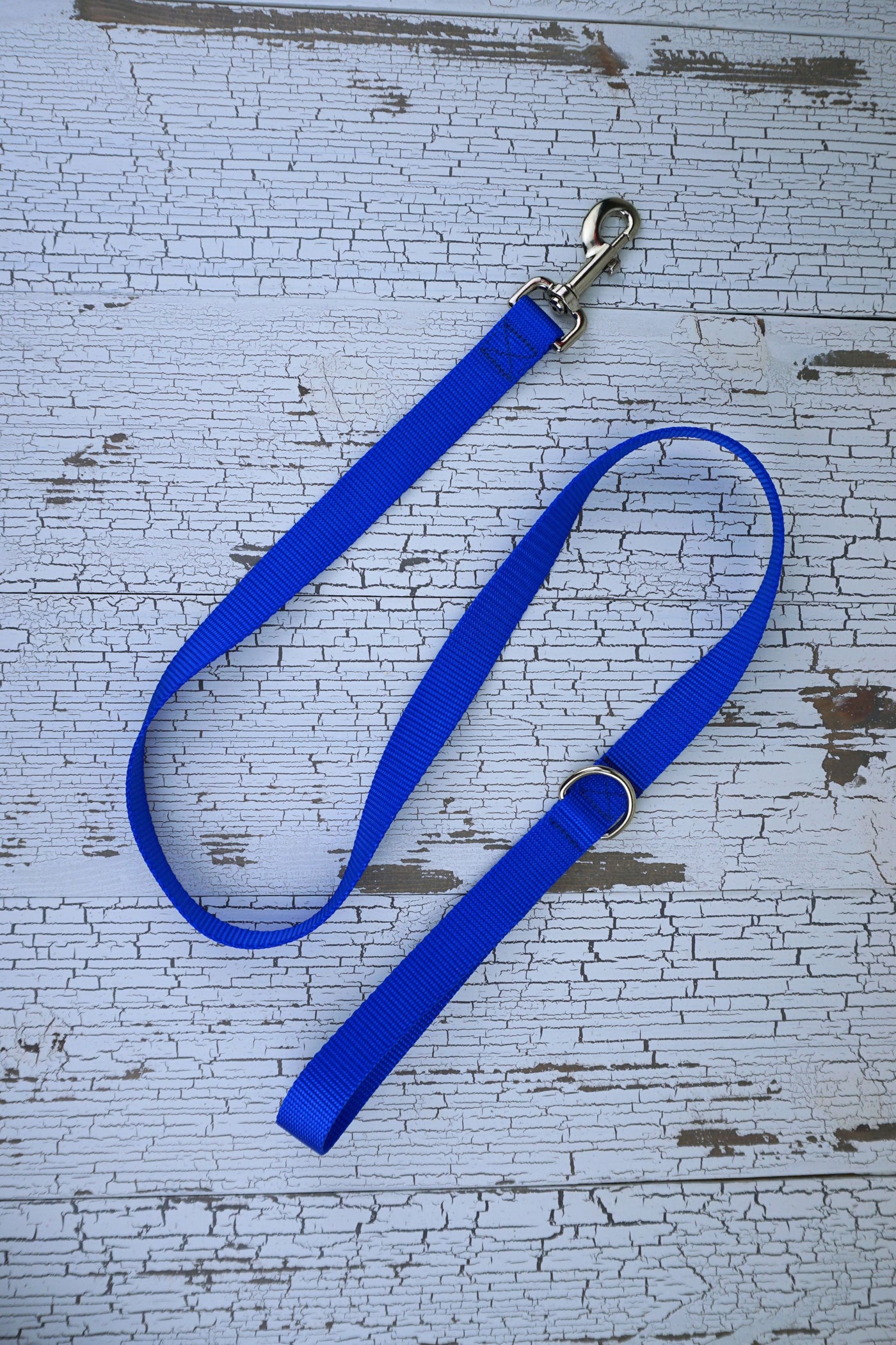 royal blue handheld leash with swivel snap bolt