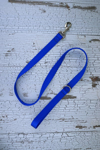 royal blue handheld leash with swivel snap bolt