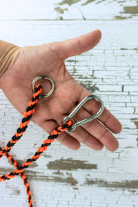 closeup of the light weight paracord drag line hardware with carabiner and o ring