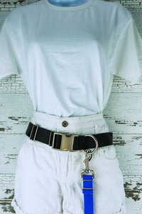 heavy duty hands free leash belt in black on a mannequin with an attached hands free leash