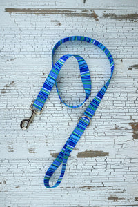 short handheld leash in blue serape